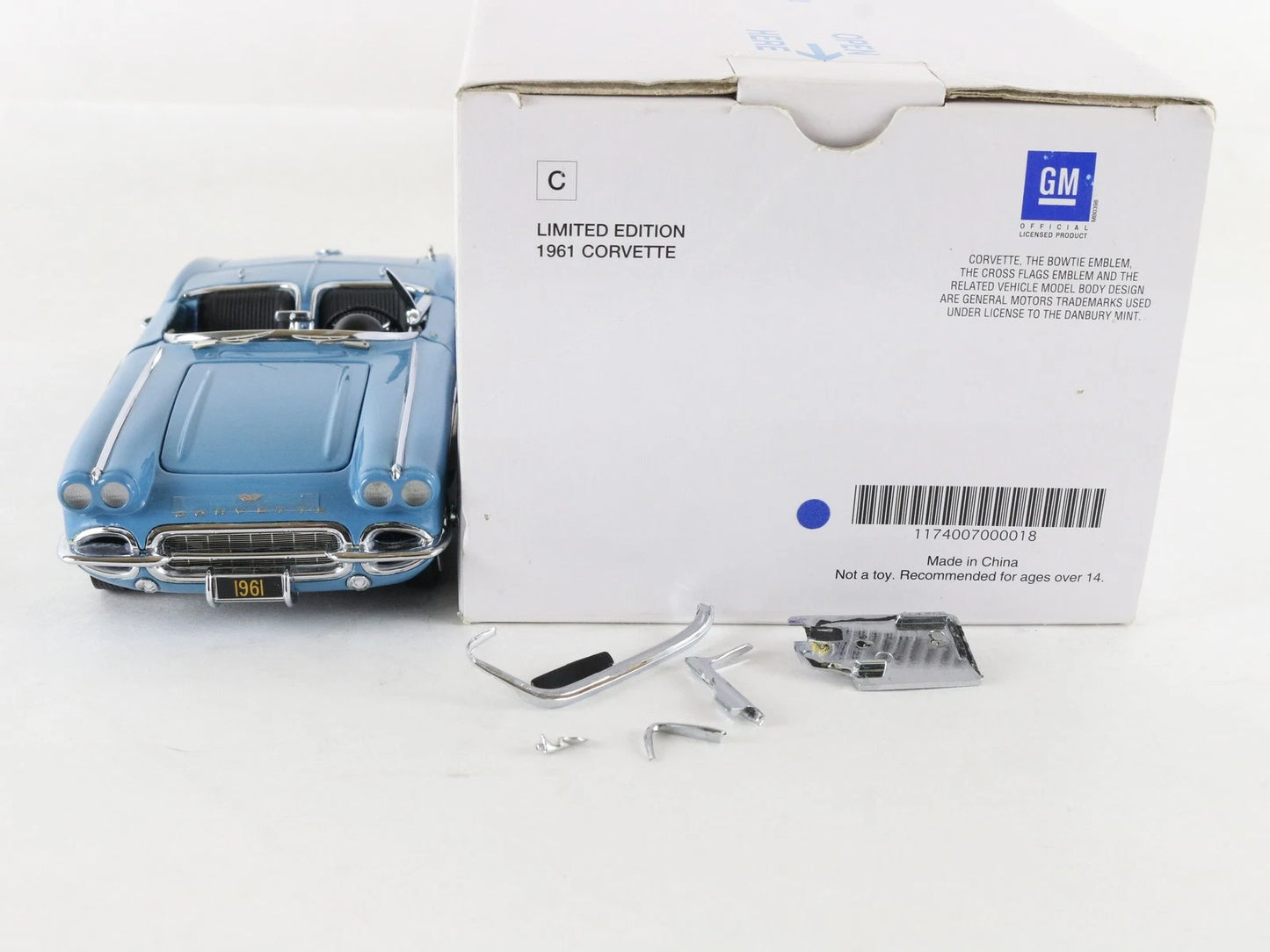 1961 Chevy Corvette Convertible Blue White Limited Danbury Mint 1:24 AS-IS