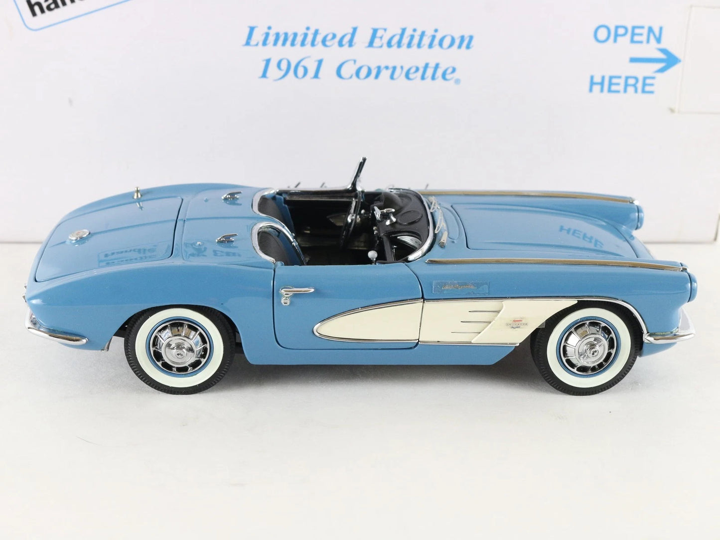 1961 Chevy Corvette Convertible Blue White Limited Danbury Mint 1:24 AS-IS