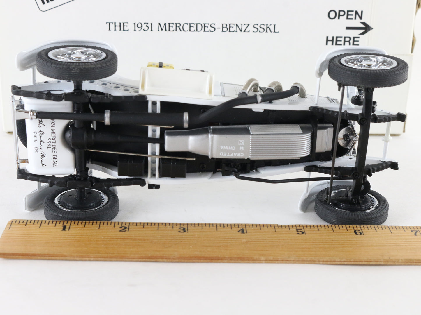 1931 Mercedes Benz SSKL White Black Danbury Mint 1:24 Model Car w/ Box