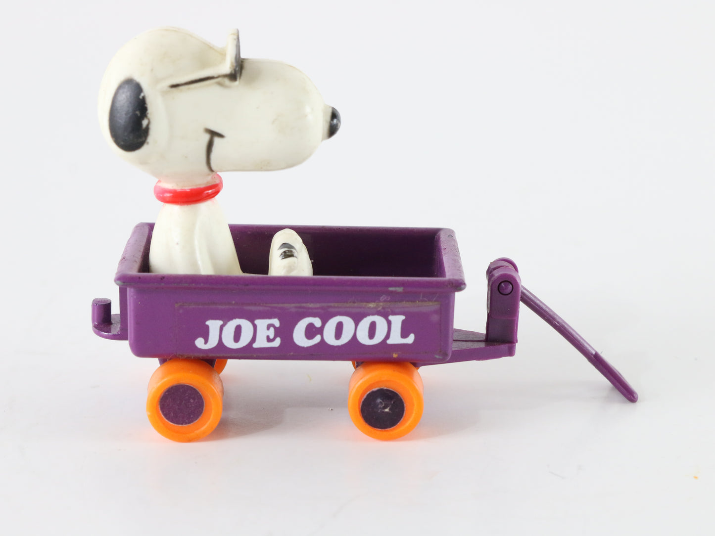 Snoopy Joe Cool Peanuts Mini Wagon Aviva United Feature Syndicate 2.5"