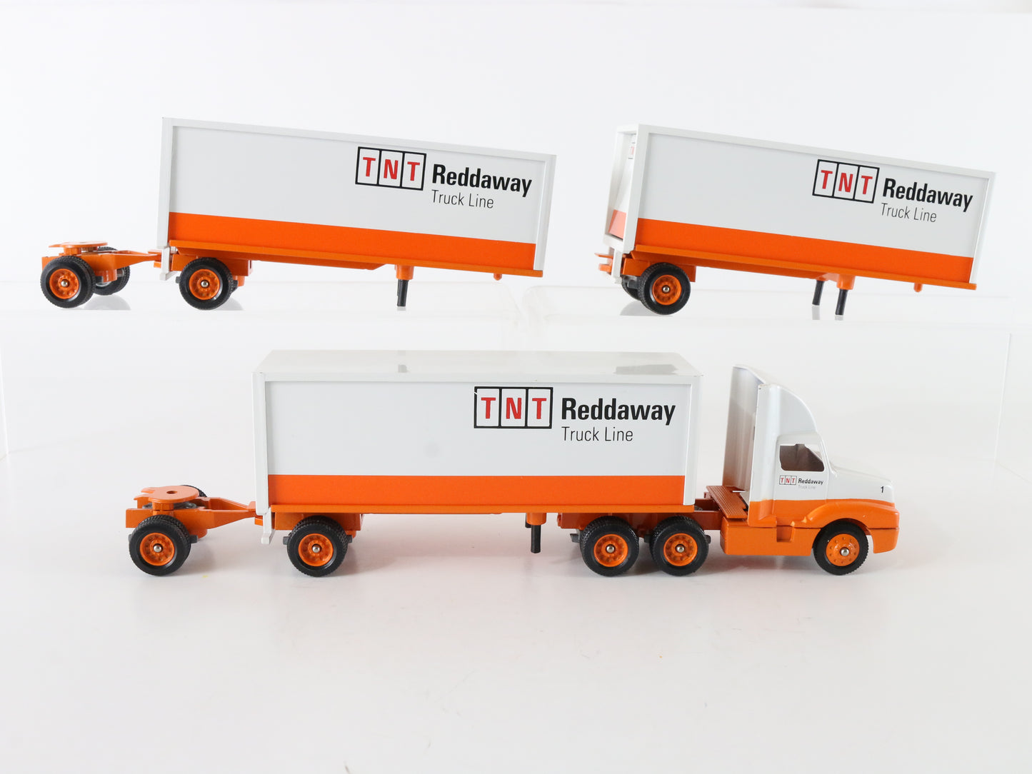 1993 TNT Reddaway Semi Truck & Trailers Triples Winross 1:64 Metal Model Vehicle