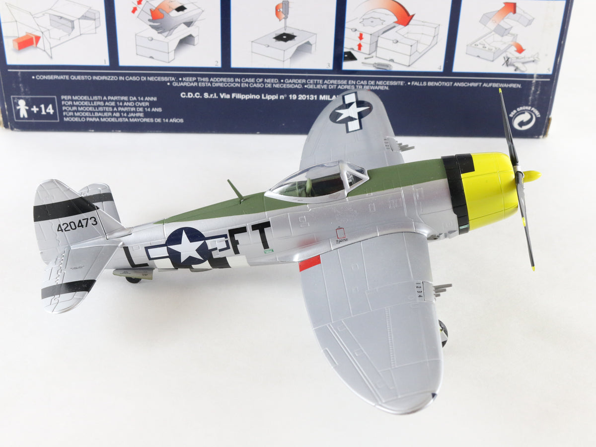 P-47 Thunderbolt Republic Fighter Plane USAAF WW2 Ace Armour 1:48 98147 Model