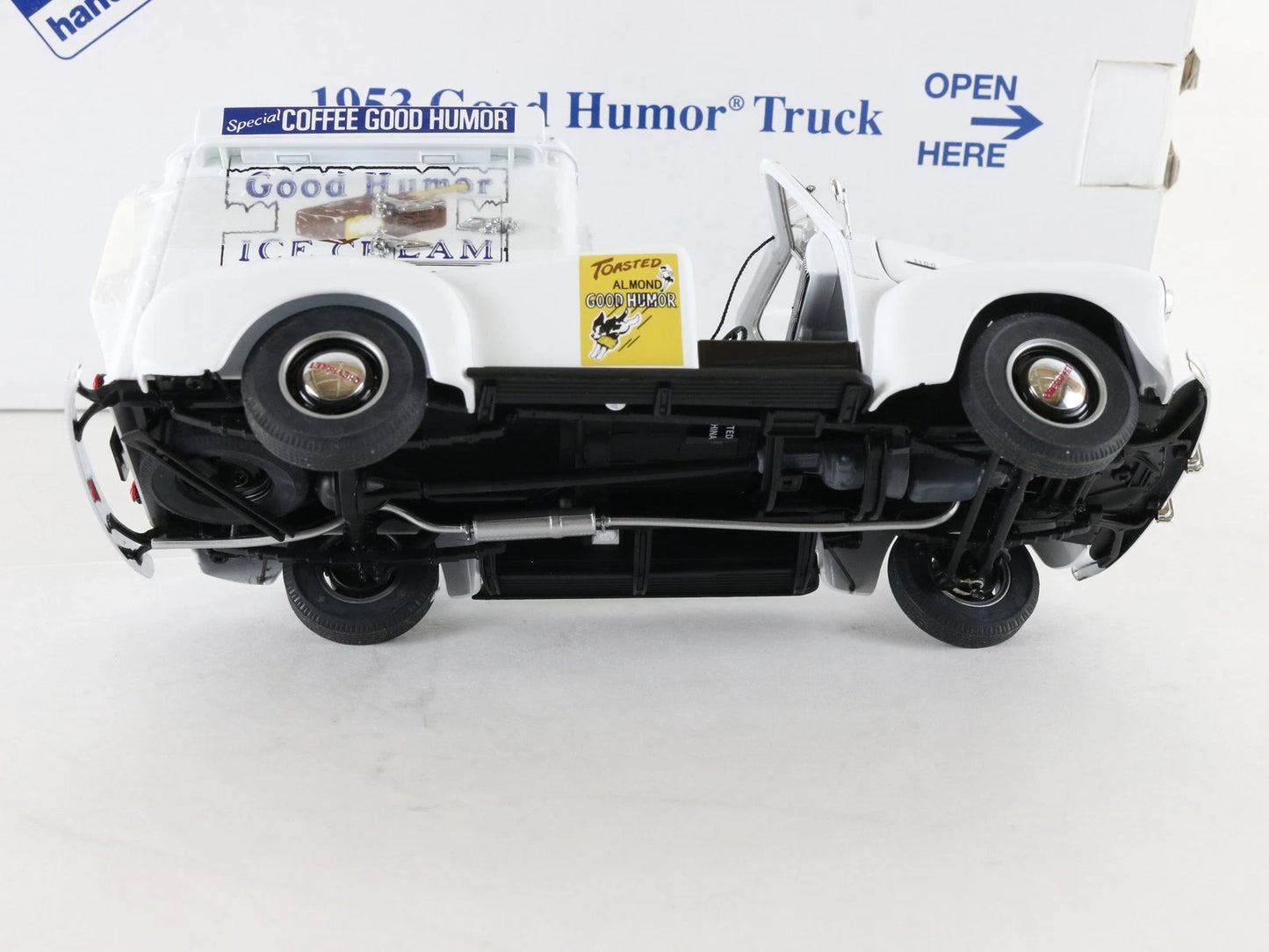 1953 Chevrolet 3100 Half-Ton Good Humor Ice Cream Truck White Danbury 1:24