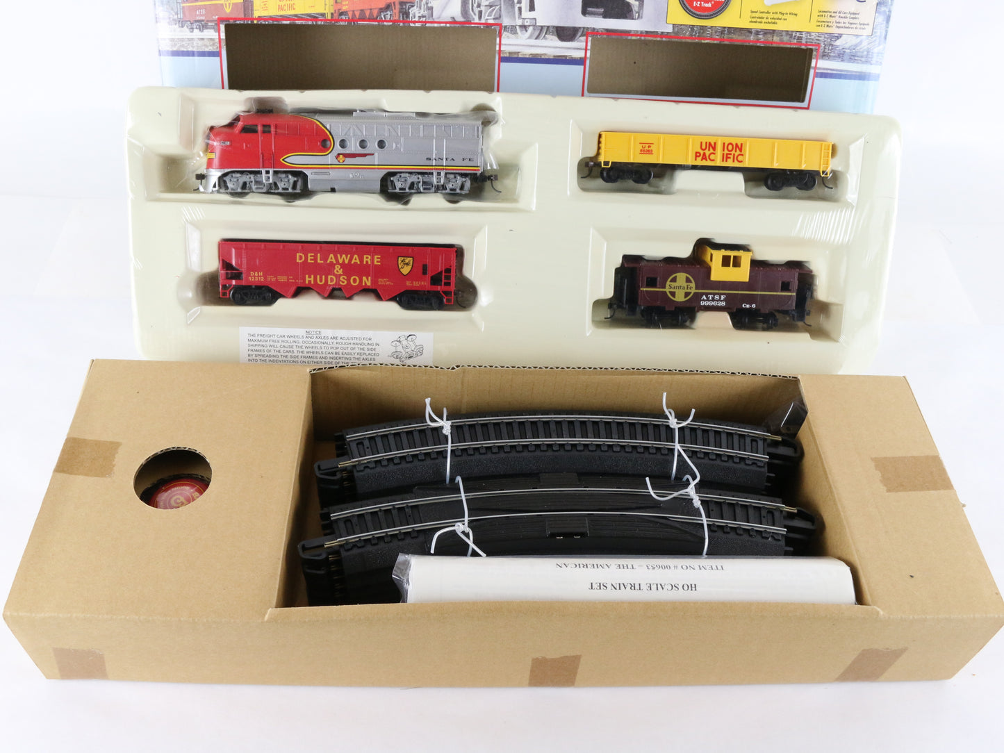 Bachmann HO 00653 The American Santa Fe Diesel Locomotive Train Set Unused