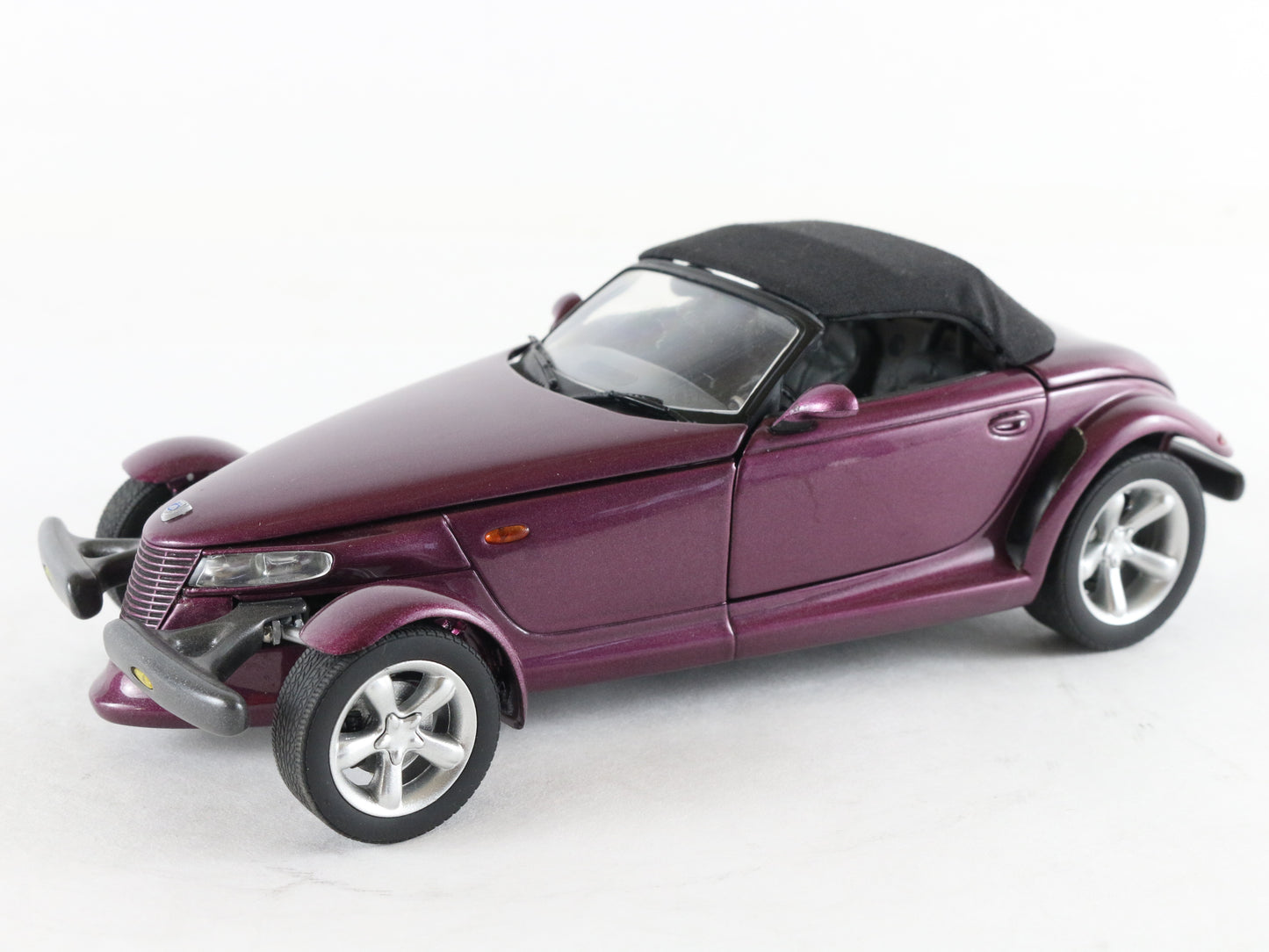 Plymouth Prowler Convertible Purple Danbury Mint 1:24 Diecast Model