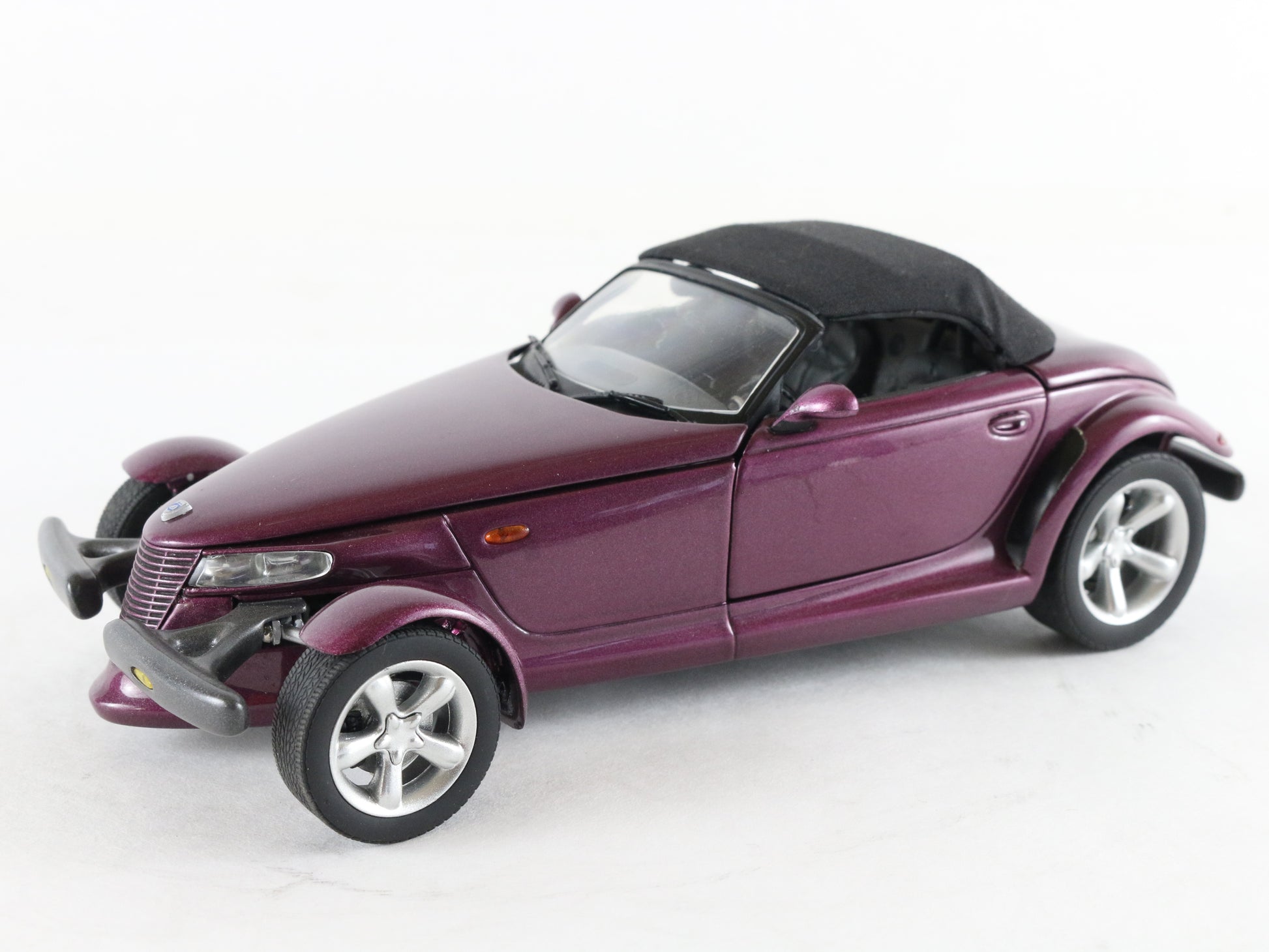Plymouth Prowler Convertible Purple Danbury Mint 1:24 Diecast Model