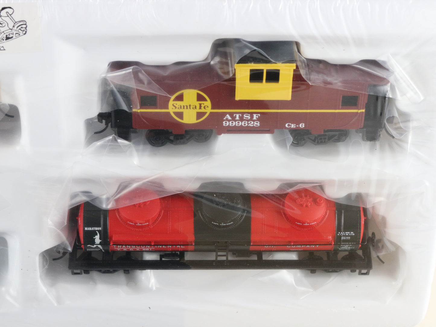Bachmann HO 00740 Canyon Chief Santa Fe Diesel Locomotive Train Set