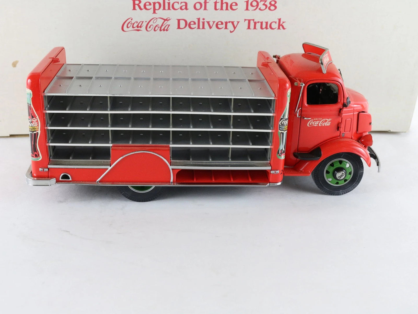 1938 GMC Cab Over Engine Coca Cola Delivery Truck Danbury Mint 1:24 W/ Extras
