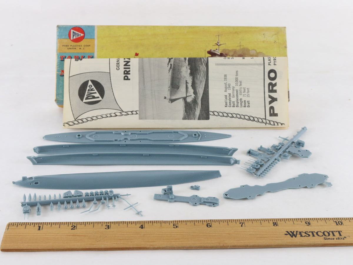 German Cruiser Prinz Eugen Table Top Navy Pyro 381 Plastic Ship Kit