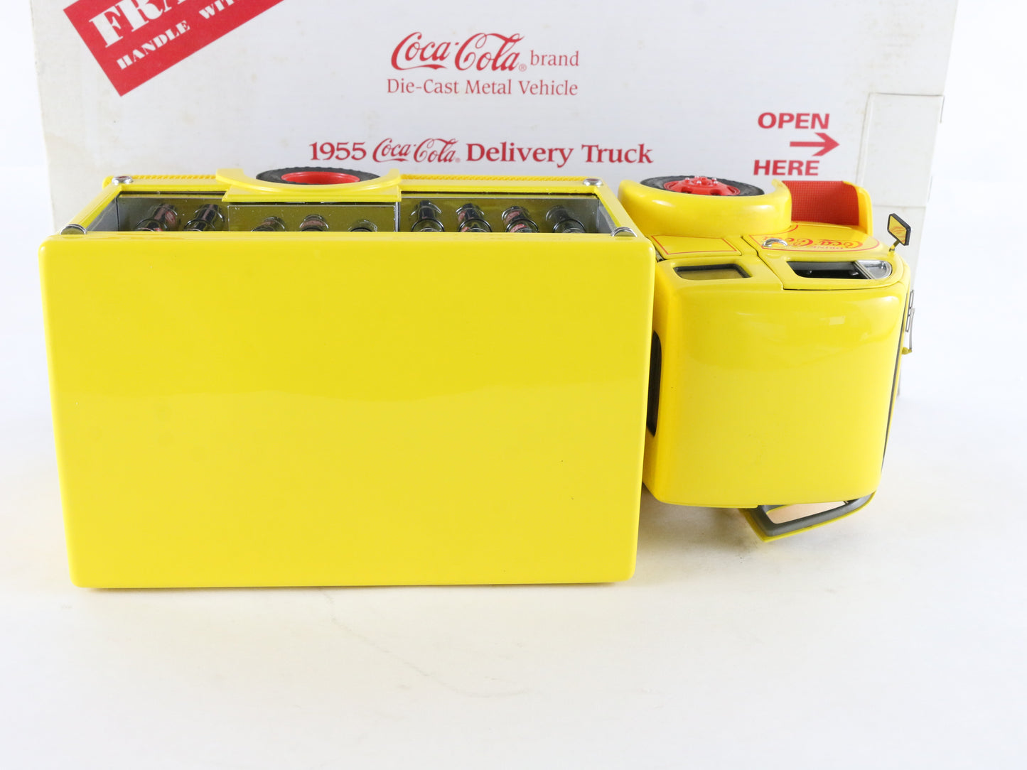 1955 White 3000 Coca Cola Delivery Truck Yellow Danbury Mint 1:24 Diecast Model