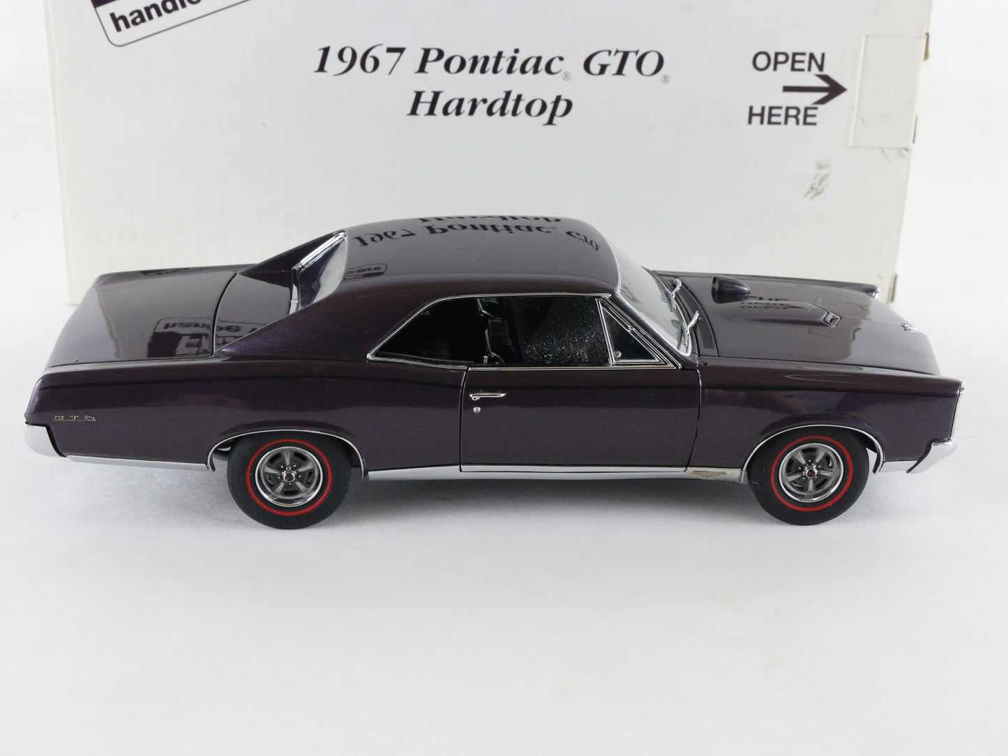 1967 Pontiac GTO Hardtop Purple Danbury Mint 1:24 Diecast Model Car