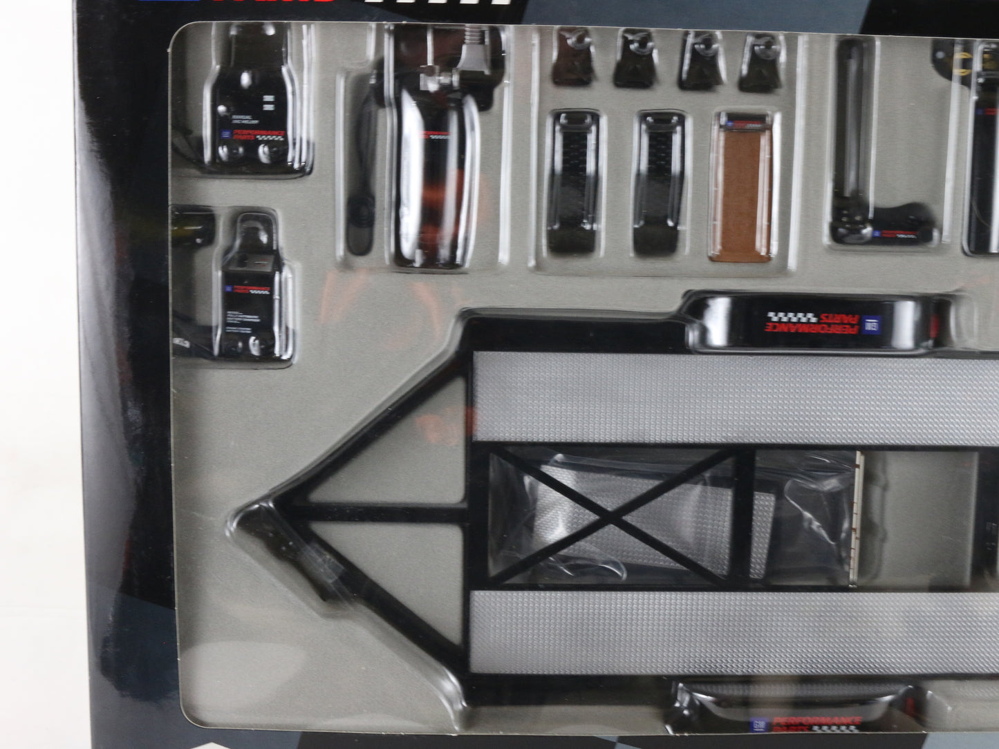 Performance Parts Gm Black & Silver Diecast Tool & Trailer Set GMP 1:18 G1800148