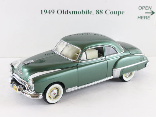1949 Oldsmobile 88 Coupe Ivy Green Danbury Mint 1:24 Diecast Car