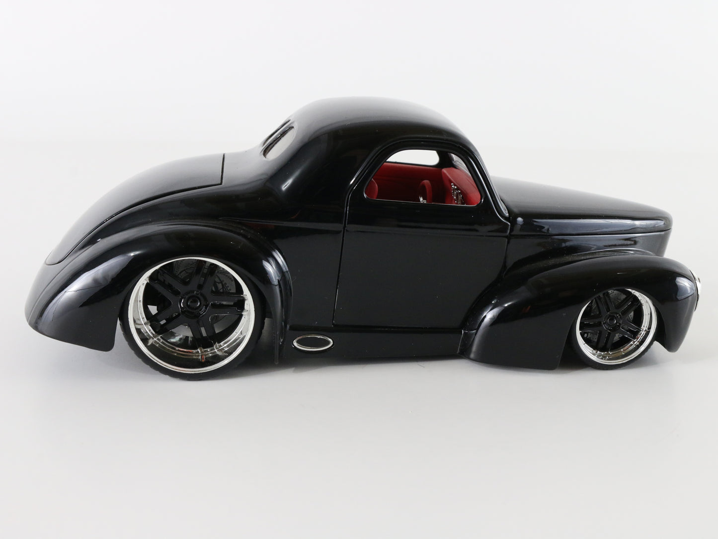 1941 Chrysler Willys Coupe Black Jada Toys 1:24 90669 Model Car