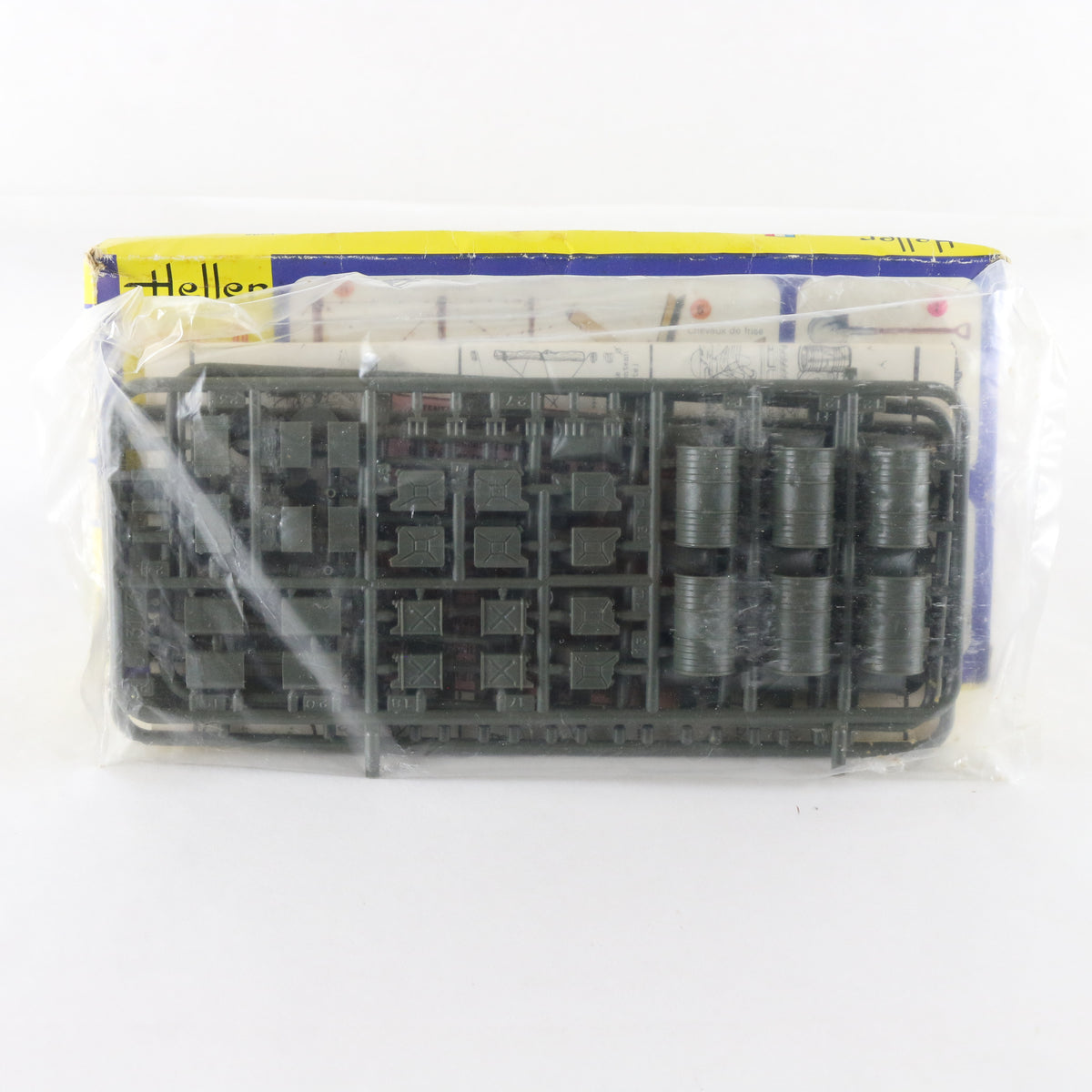 Combat Battlefield Accessories Heller 1:35 131 Military Parts Set