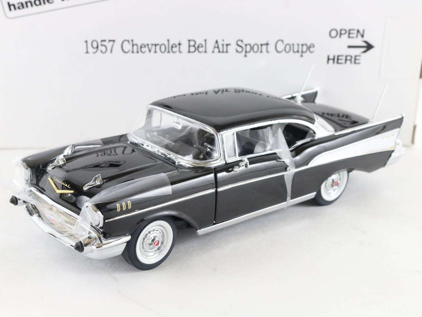 1957 Chevrolet Bel Air Sport Coupe Black White Danbury Mint 1:24 Diecast 