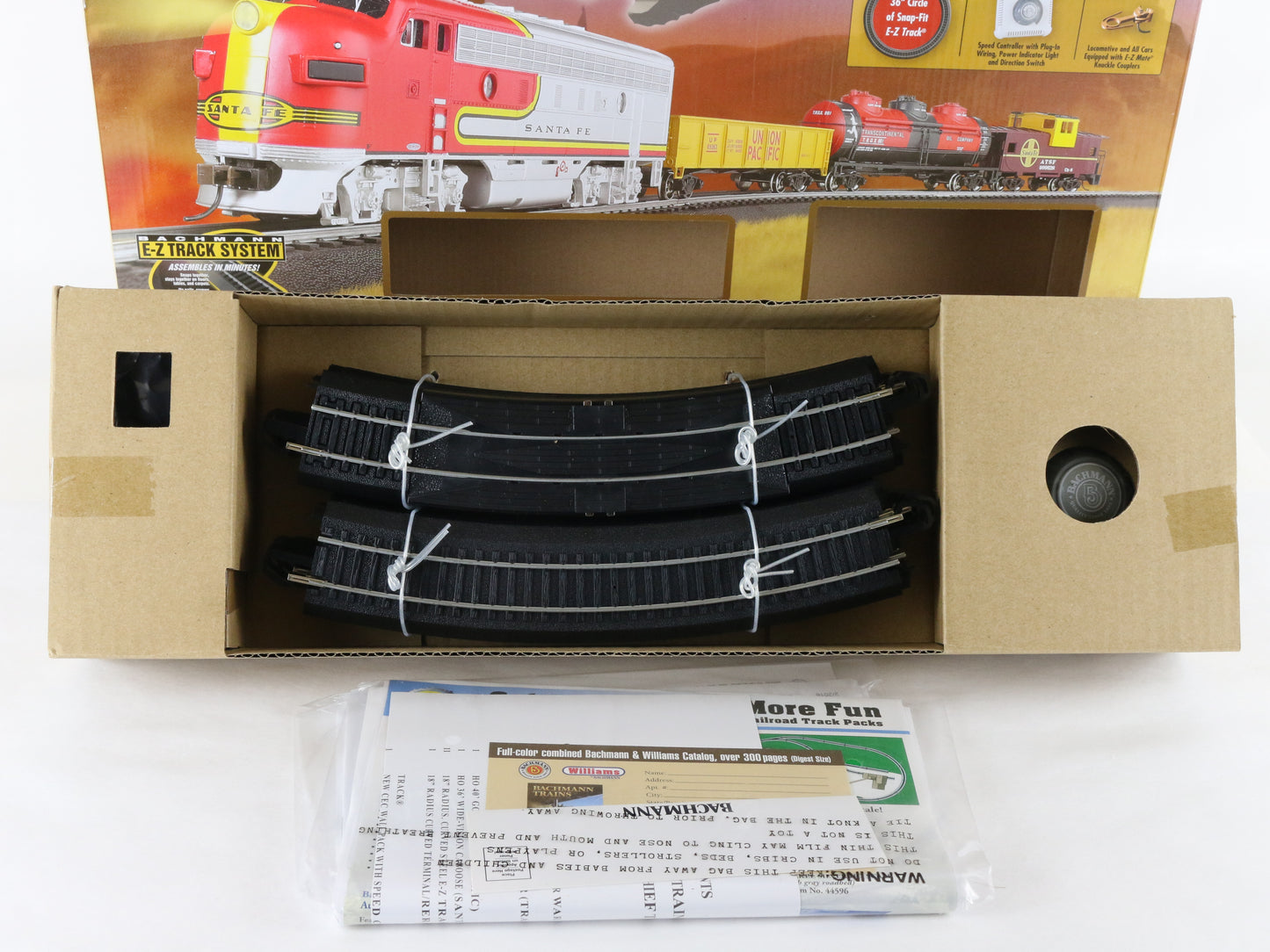 Bachmann HO 00740 Canyon Chief Santa Fe Diesel Locomotive Train Set