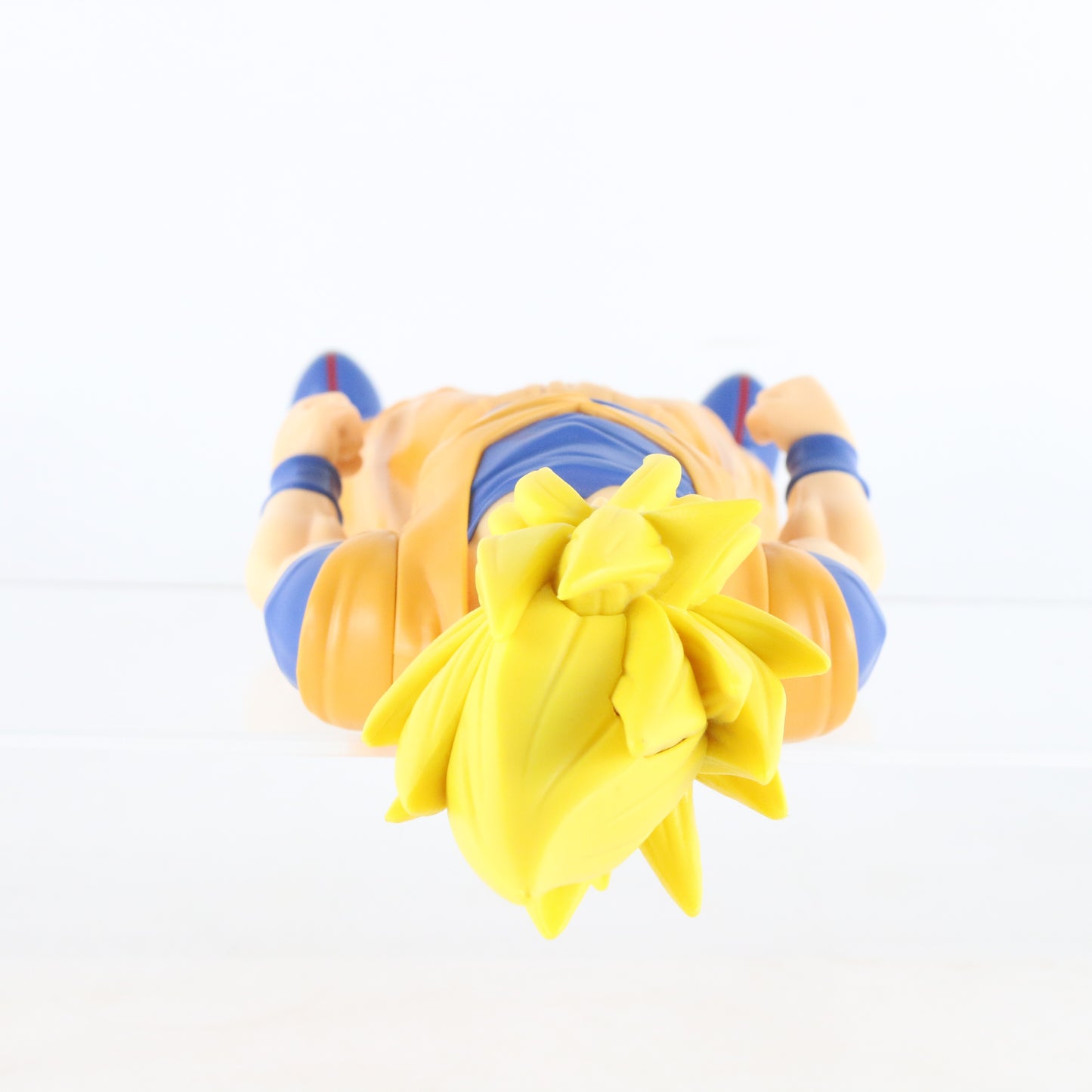 Bandai Namco Dragon Ball Super Limit Breaker SUPER Saiyan Goku 12" Figure