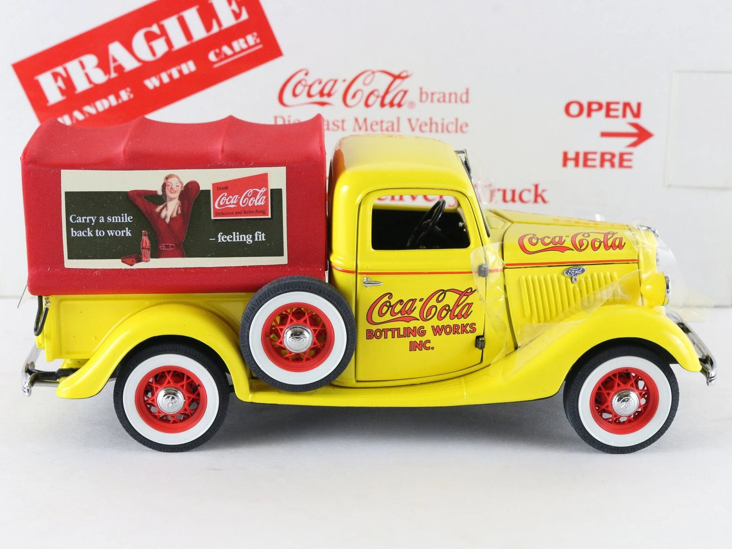 1935 Coca Cola Ford Delivery Truck Yellow Red Danbury Mint 1:24 Diecast Model
