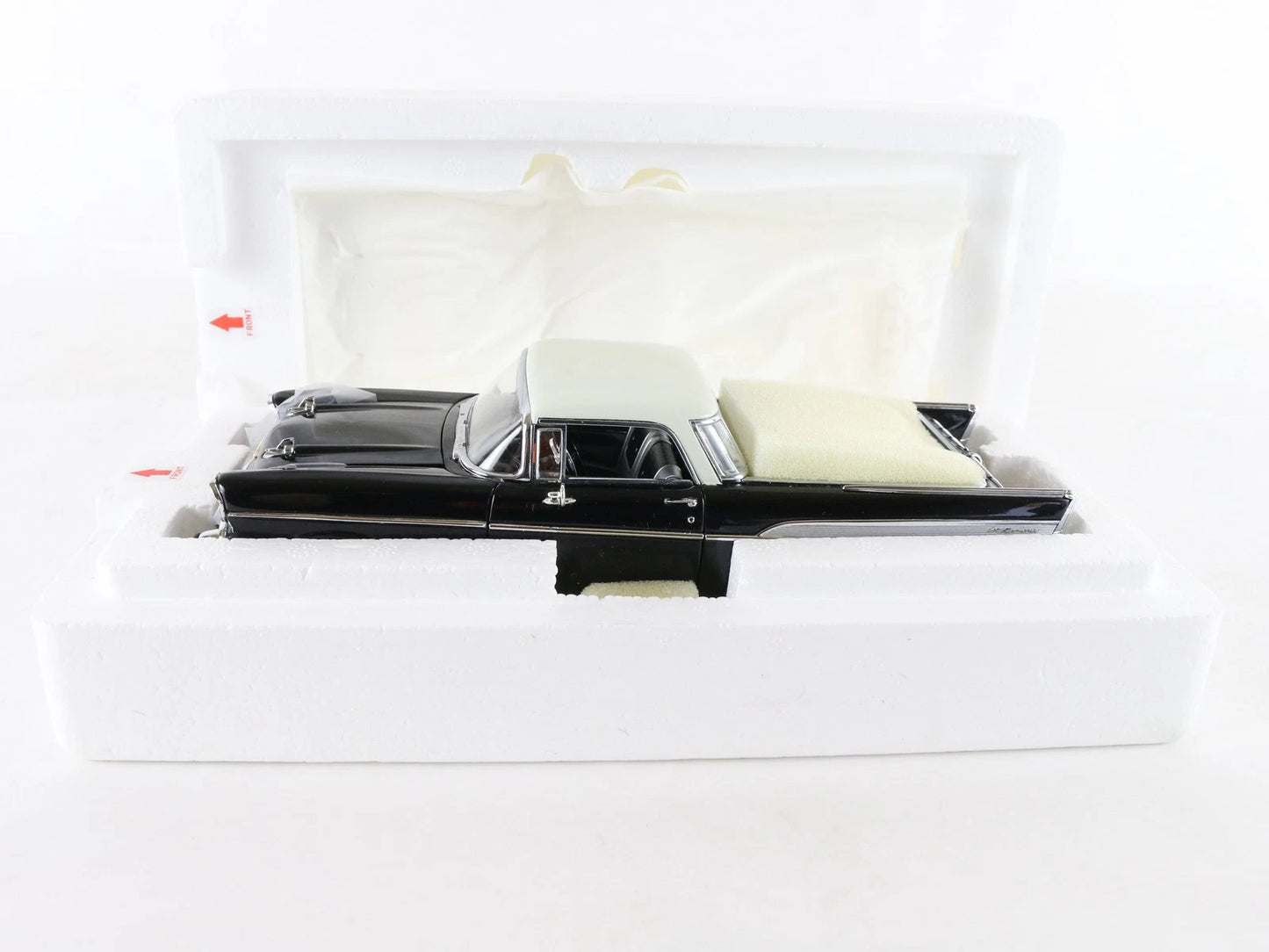 1957 Chevy El Camino Phantom Black White Danbury Mint 1:24 Diecast Model 1666