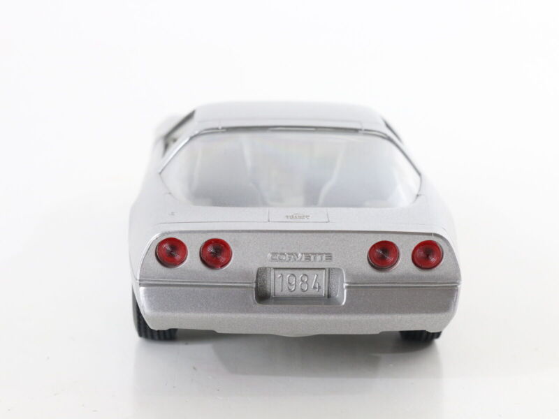 1984 Chevrolet Chevy Corvette Silver AMT ERTL 1:24 Plastic Promo Model Car