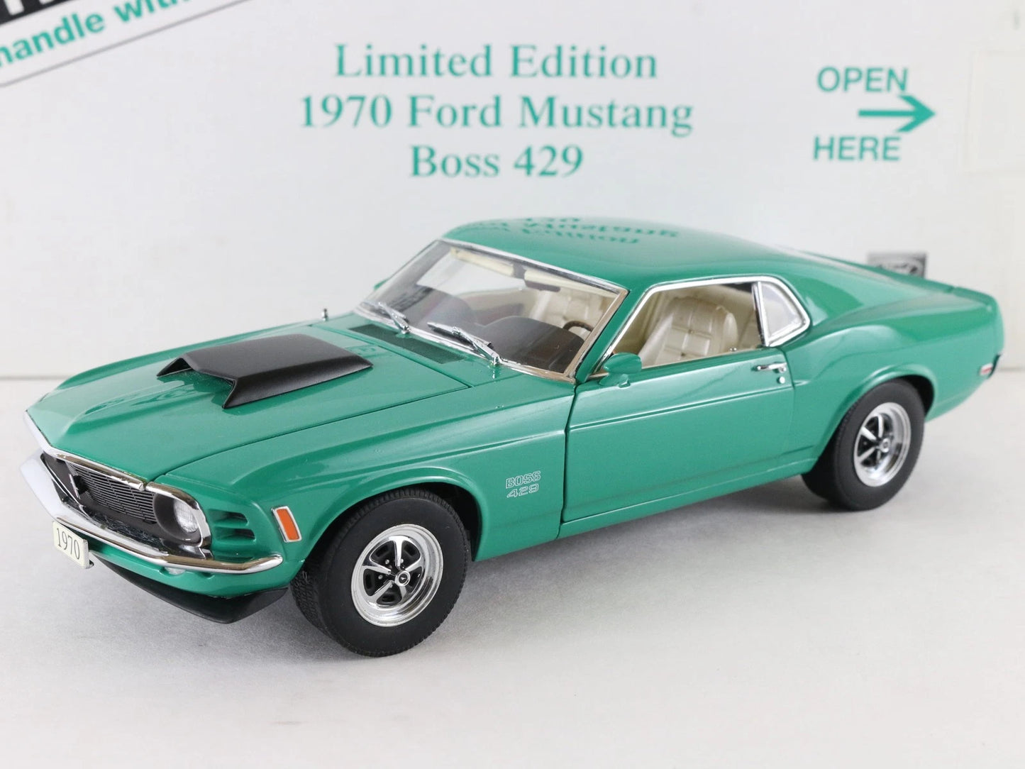 1970 Ford Mustang Fastback Grabber Green 2205/5000 Danbury 1:24 Diecast Model