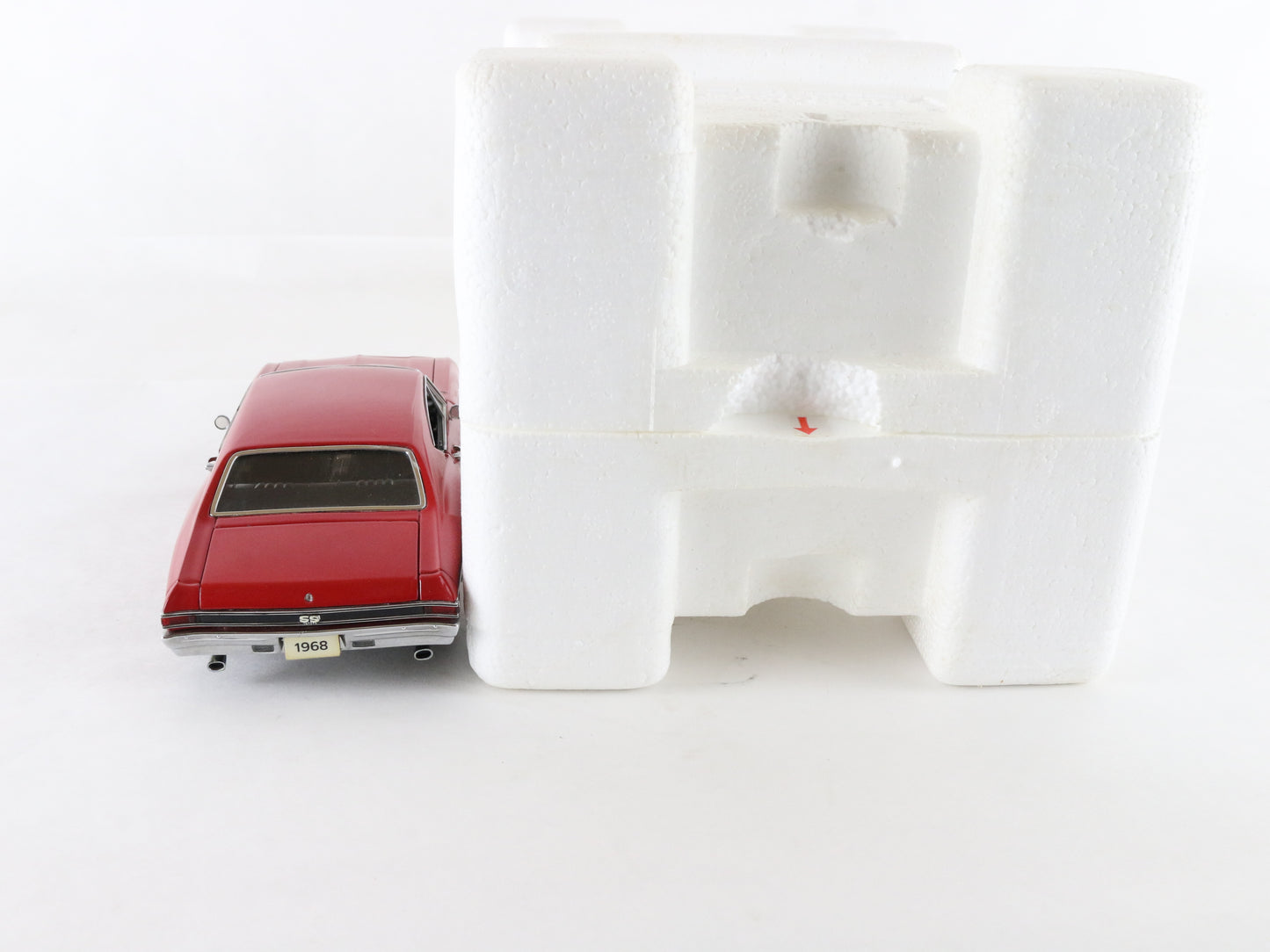 1968 Chevy Chevelle SS 396 Red Danbury Mint 1:24 Diecast Model Car