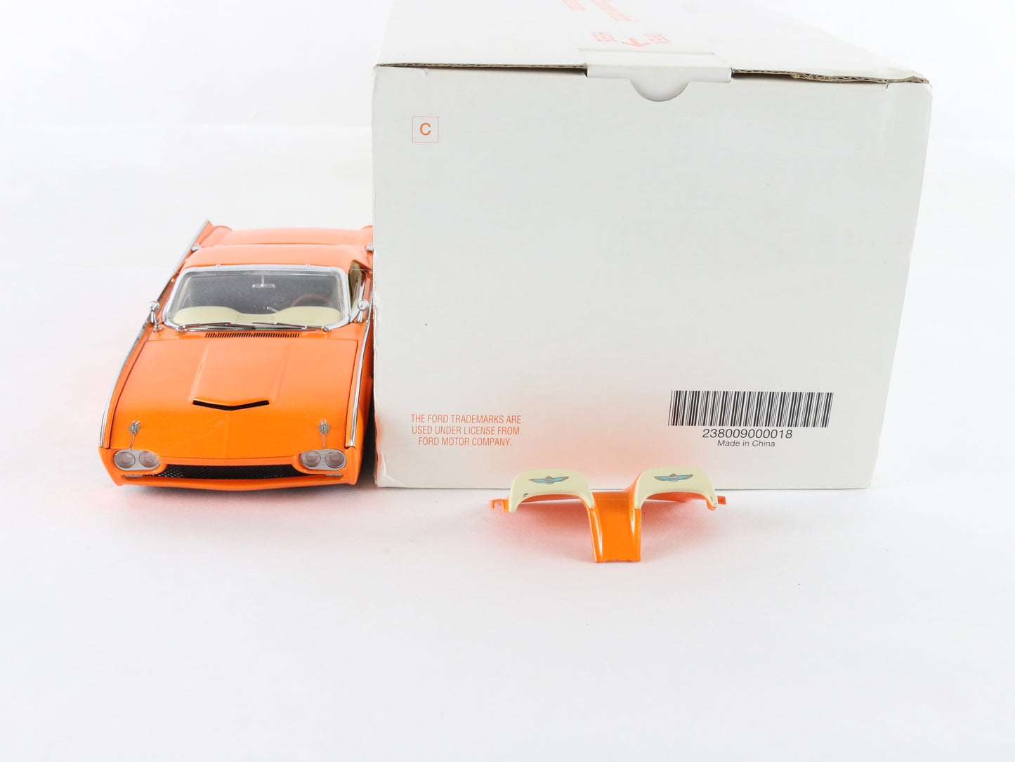 1962 Thunderbird Custom Orange Convertible Danbury Mint 1:24 Diecast Model Car