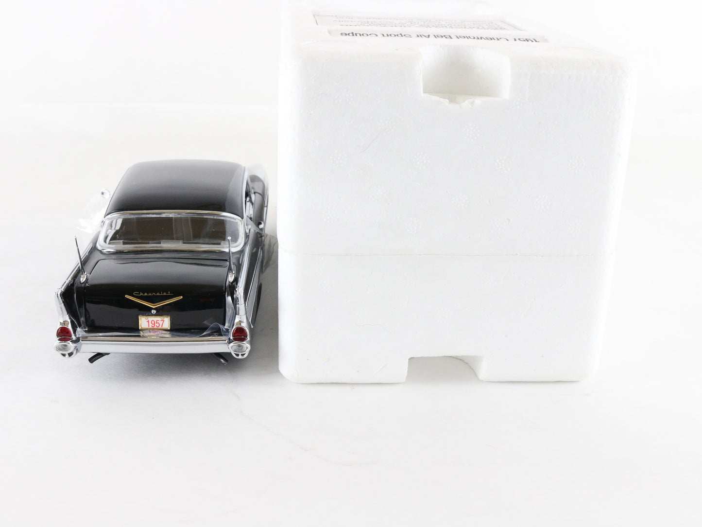 1957 Chevrolet Bel Air Sport Coupe Black White Danbury Mint 1:24 Diecast Model
