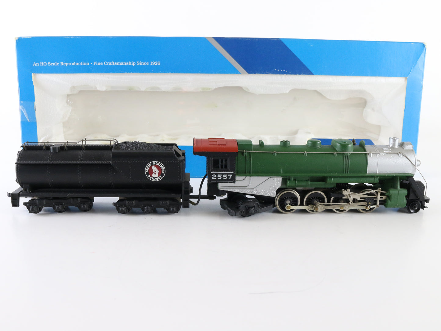 Mantua HO GN 2557 Mikado 2-8-2 Steam Locomotive and Tender