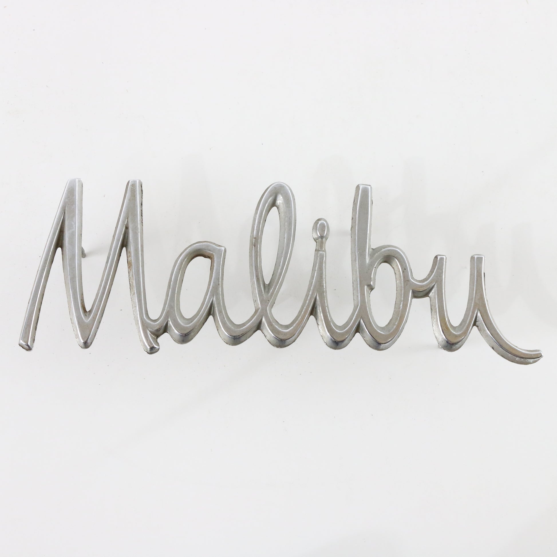 Vintage 1968 Chevrolet Chevelle Malibu Metal Fender Emblem Script