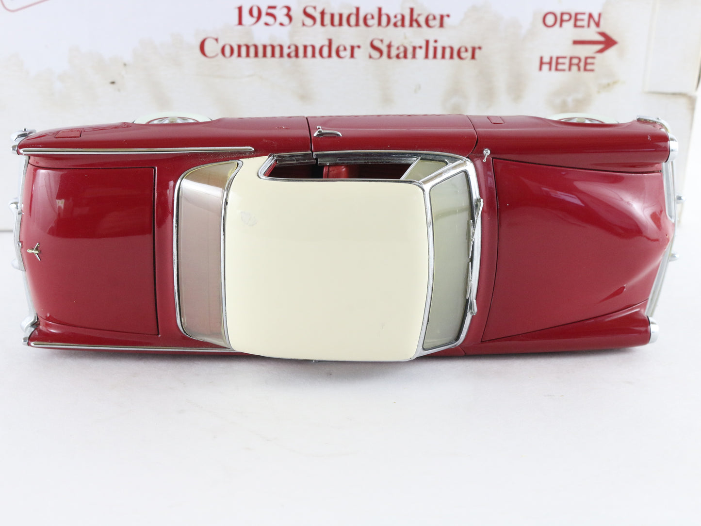 1953 Studebaker Commander Starliner Hardtop Red White Danbury Mint 1:24 Diecast