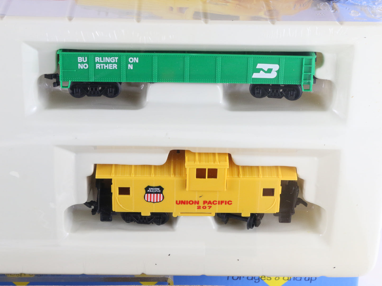 Bachmann HO Kool Toyz Union Pacific Diesel Locomotive Train Set UNUSED #00645