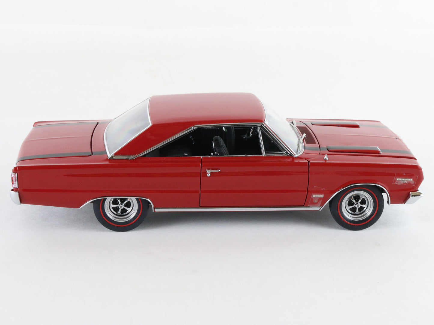 1967 Plymouth GTX Hardtop Red Black Danbury Mint 1:24 Diecast Model Car