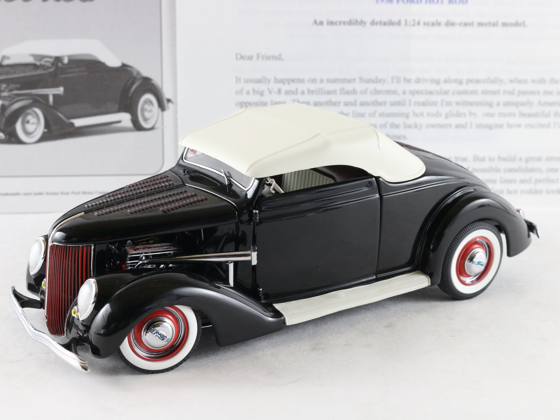 1936 Ford Hot Rod Deluxe Cabriolet Convertible Danbury Mint 1:24 Model 