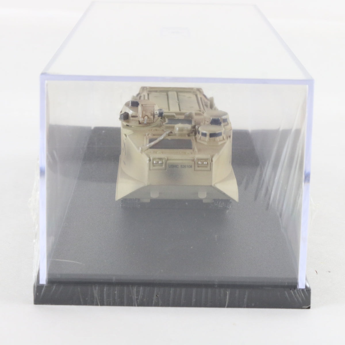 AAV-7 FMC Sand Camo Assault Amphibious Vehicle 1:72 Military Vehicle