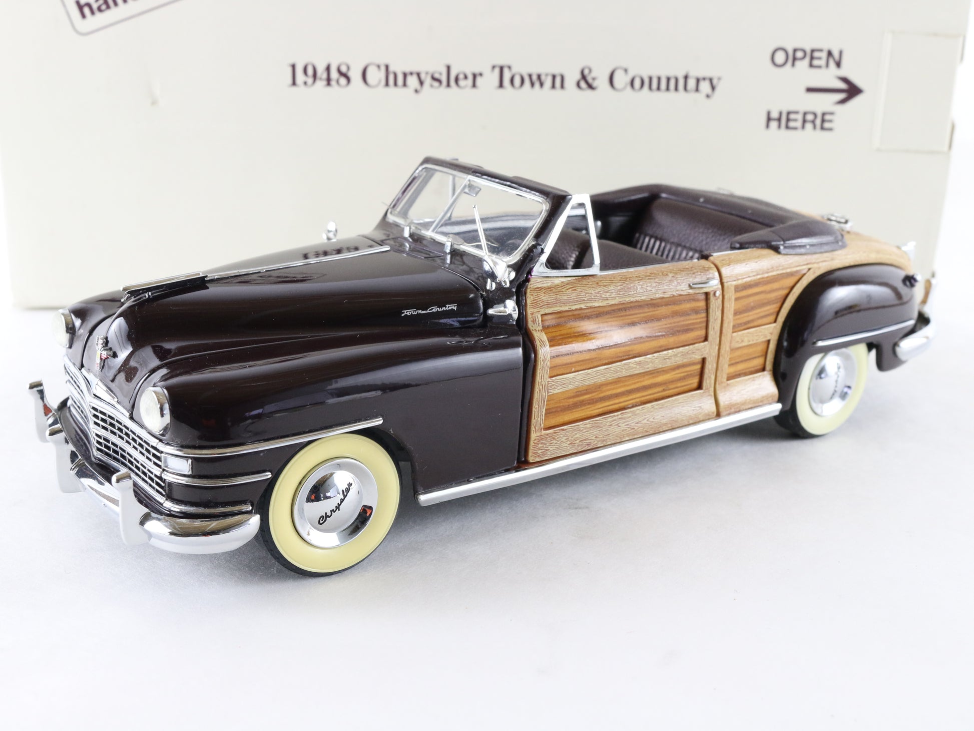 1948 Chrysler Town & Country Convertible Black Danbury Mint 1:24 Model w/ Box
