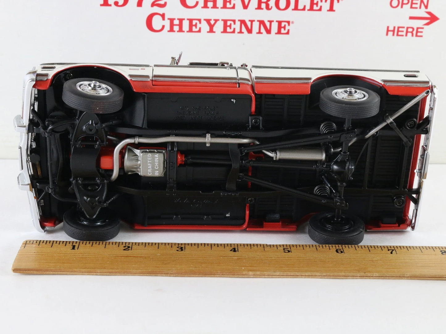 1972 Chevrolet Cheyenne Pickup Truck Red White Custom Painted Danbury Mint 1:24