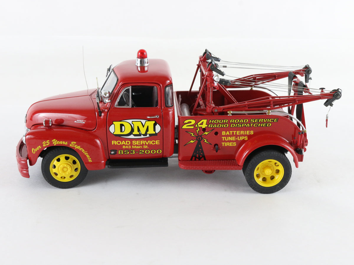 1953 Chevy Wrecker DM Road Service Tow Truck Red Danbury Mint 1:24 Diecast Model