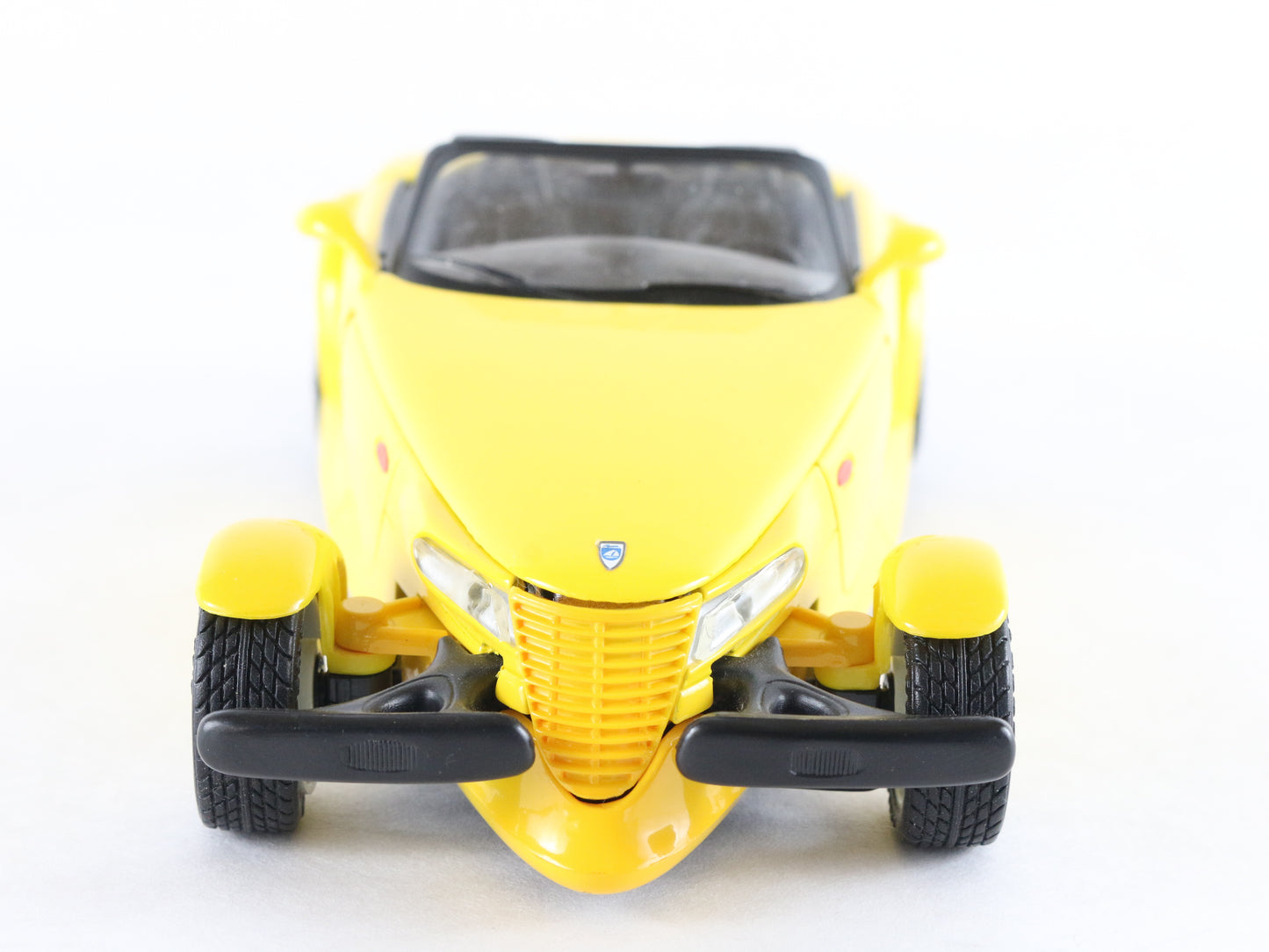 Plymouth Prowler Convertible Yellow Maisto 1:24 Diecast Model Car