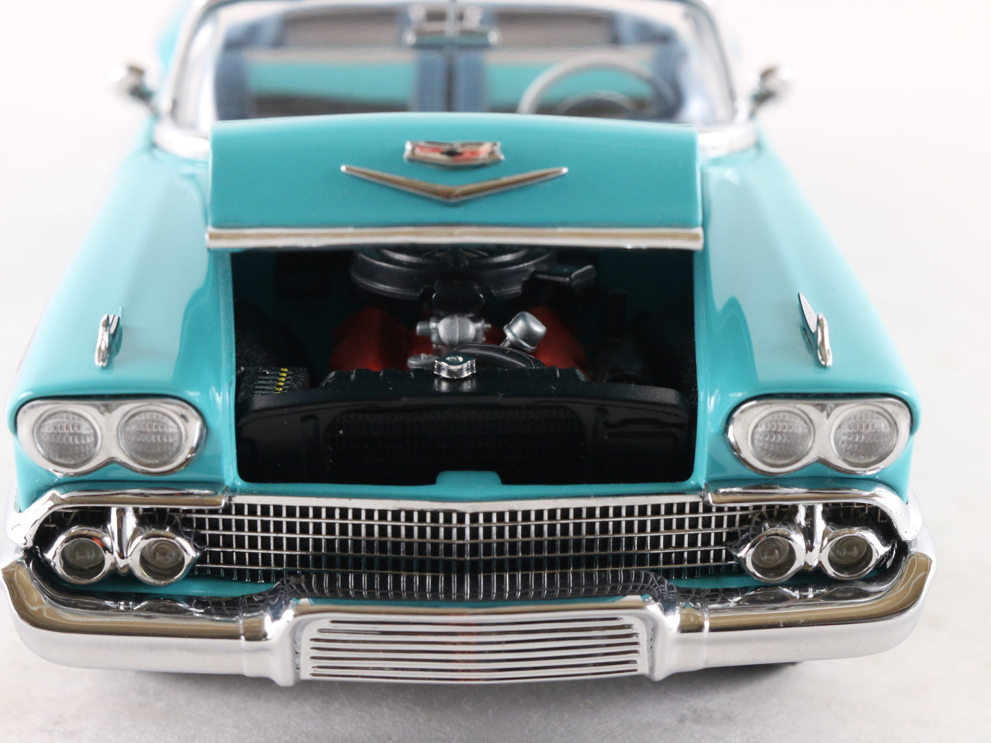 1958 Chevrolet Impala Convertible Turquoise Danbury Mint 1:24 Model Car