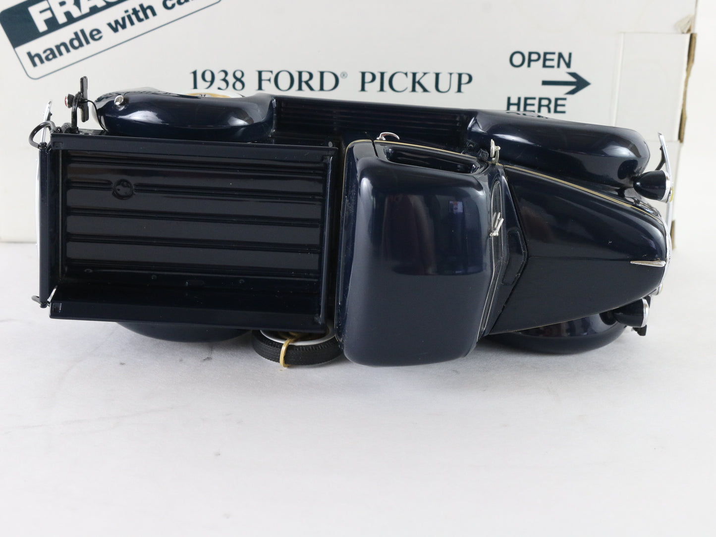 1938 Ford Pickup Truck Blue Tan Danbury Mint 1:24 Diecast Model Car