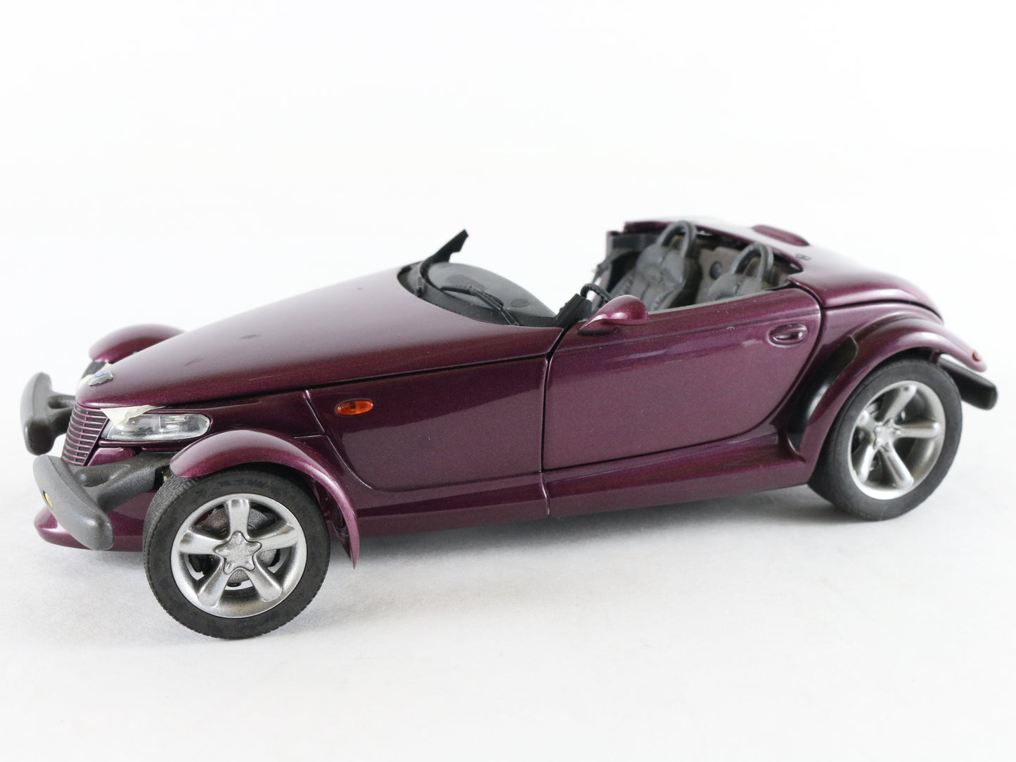 Plymouth Prowler Convertible Purple Danbury Mint 1:24 Diecast Model Car