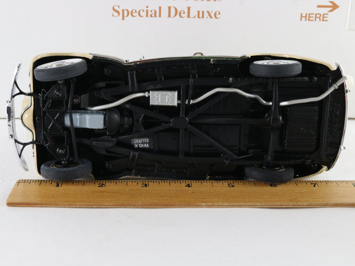 1941 Chevrolet Special Deluxe Convertible Tan Red Danbury Mint 1:24 Diecast