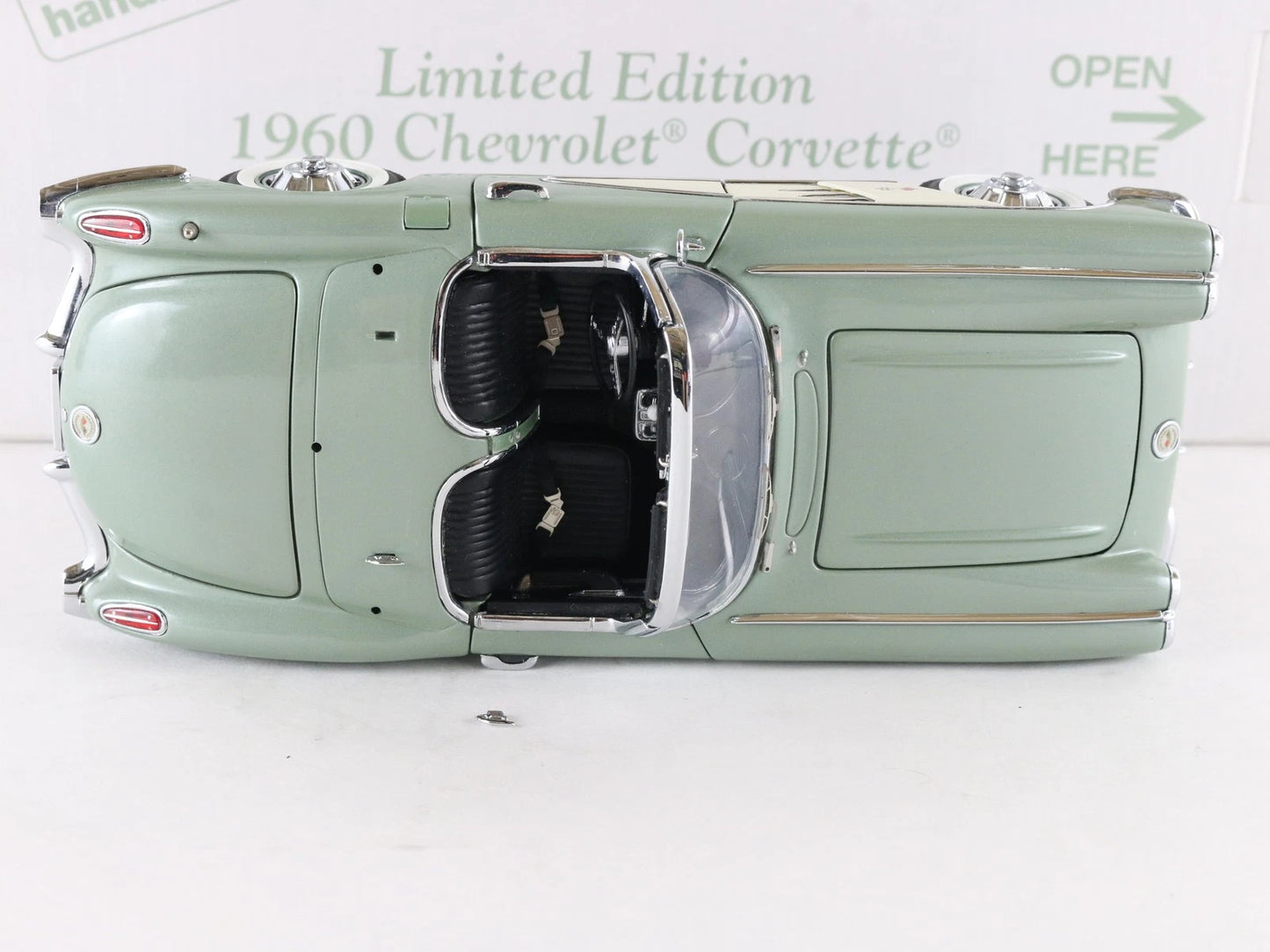1960 Chevy Corvette Green White Convertible Limited Danbury Mint 1:24 2505