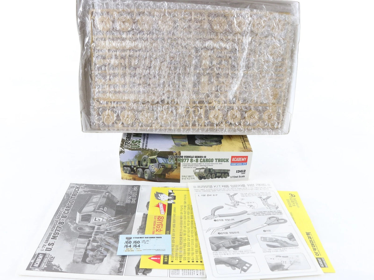 M977 8x8 Cargo Truck Oshkosh US Ground Vehicle 10 Academy 1:72 13412 10000 Kit