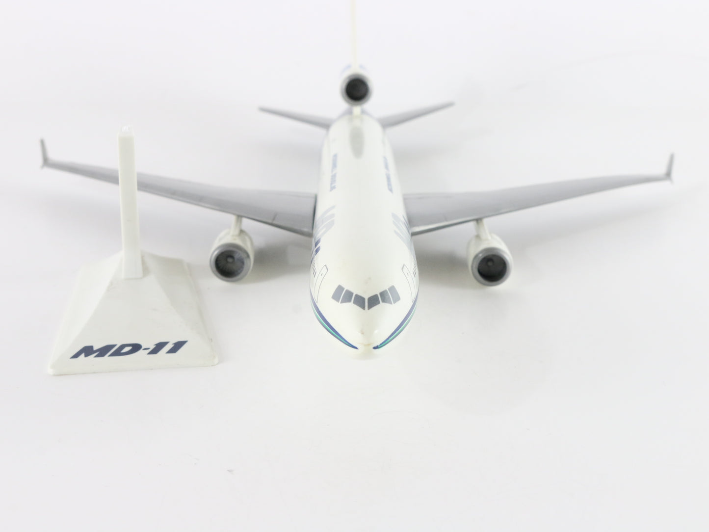 Md-11 Mcdonnell Douglas Commercial Jet Airplane Plastic 12.25"