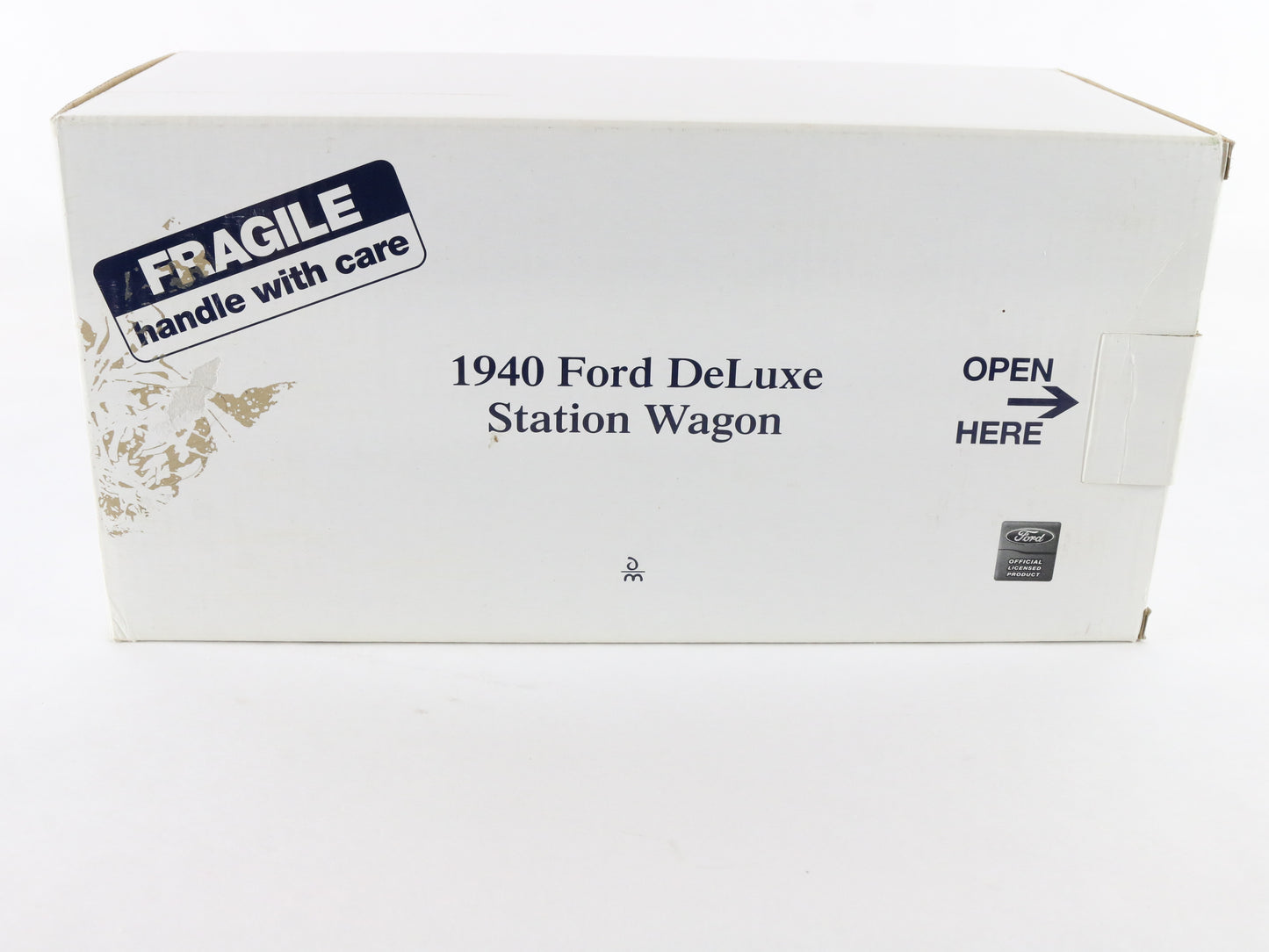 1940 Ford Deluxe Station Wagon Blue Woodie Danbury Mint 1:24 Diecast Model