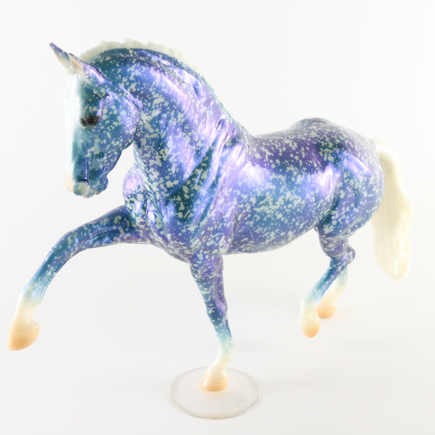 Breyer Vail 2023 Totalis Web Special Glossy Silver Filigree Horse 1000 Made with Stand