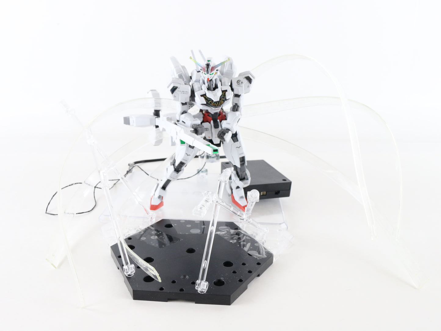 Gundam HG Calibarn Mobile Suit Bandai 1:144 Model Figure W/ Custom Stand